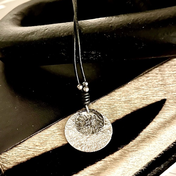 Silpada Vintage Rare Oxidized Sterling Silver 2 Discs Leather Corded Necklace - Picture 5 of 9